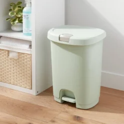 Brightroom 11 7gal Step Trash Can With Locking Lid Green - Brightroomâ„¢